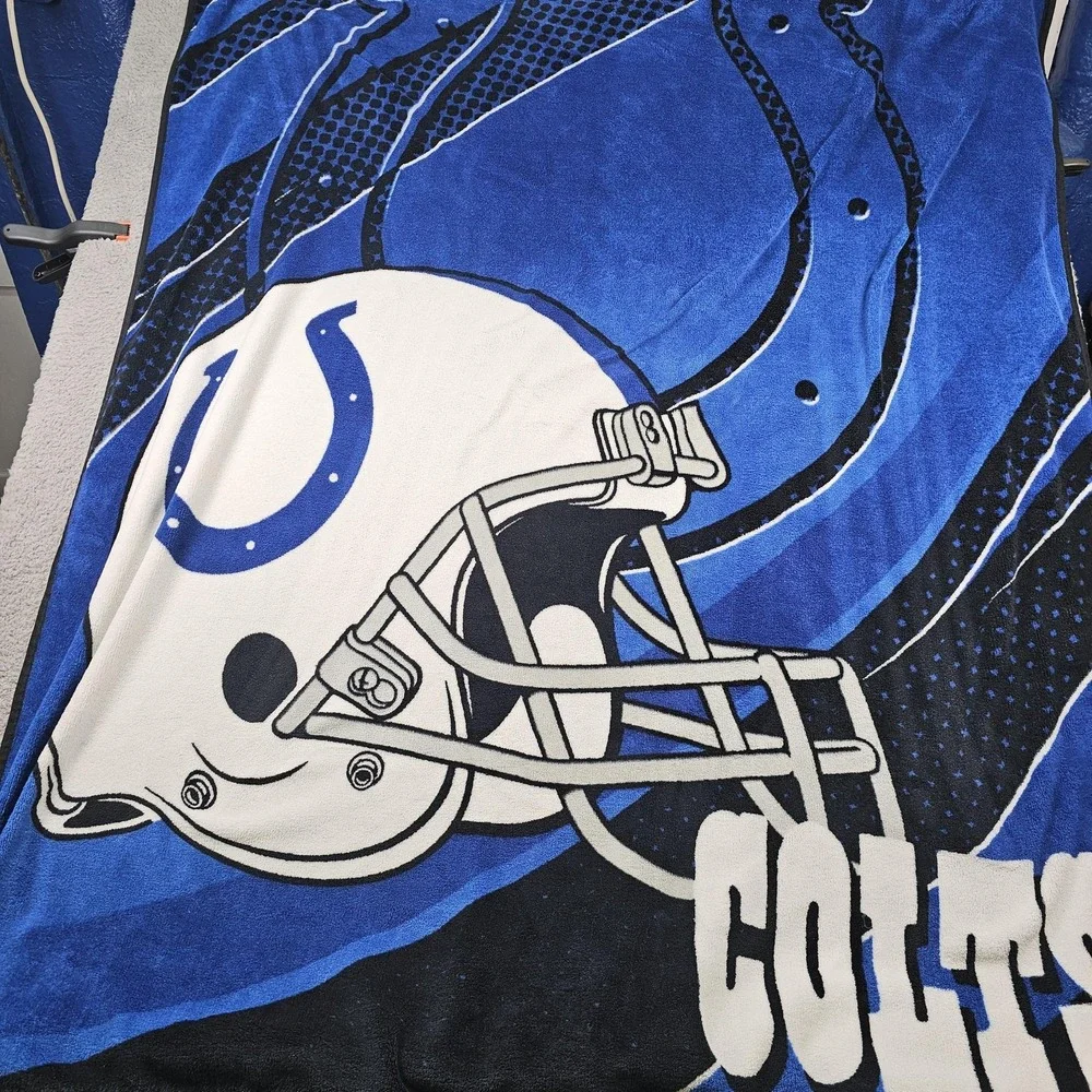 Indianapolis Colts Fleece‎ Throw Blanket Blue White NFL Football Logo Helmet
